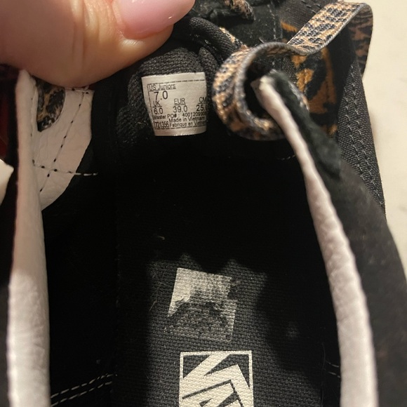 Vans - Black Suede w/ Leopard 🐆 Print Stripe - Picture 8 of 8
